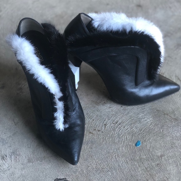 FENDI black and white fur trim ankle boots - Picture 5 of 7